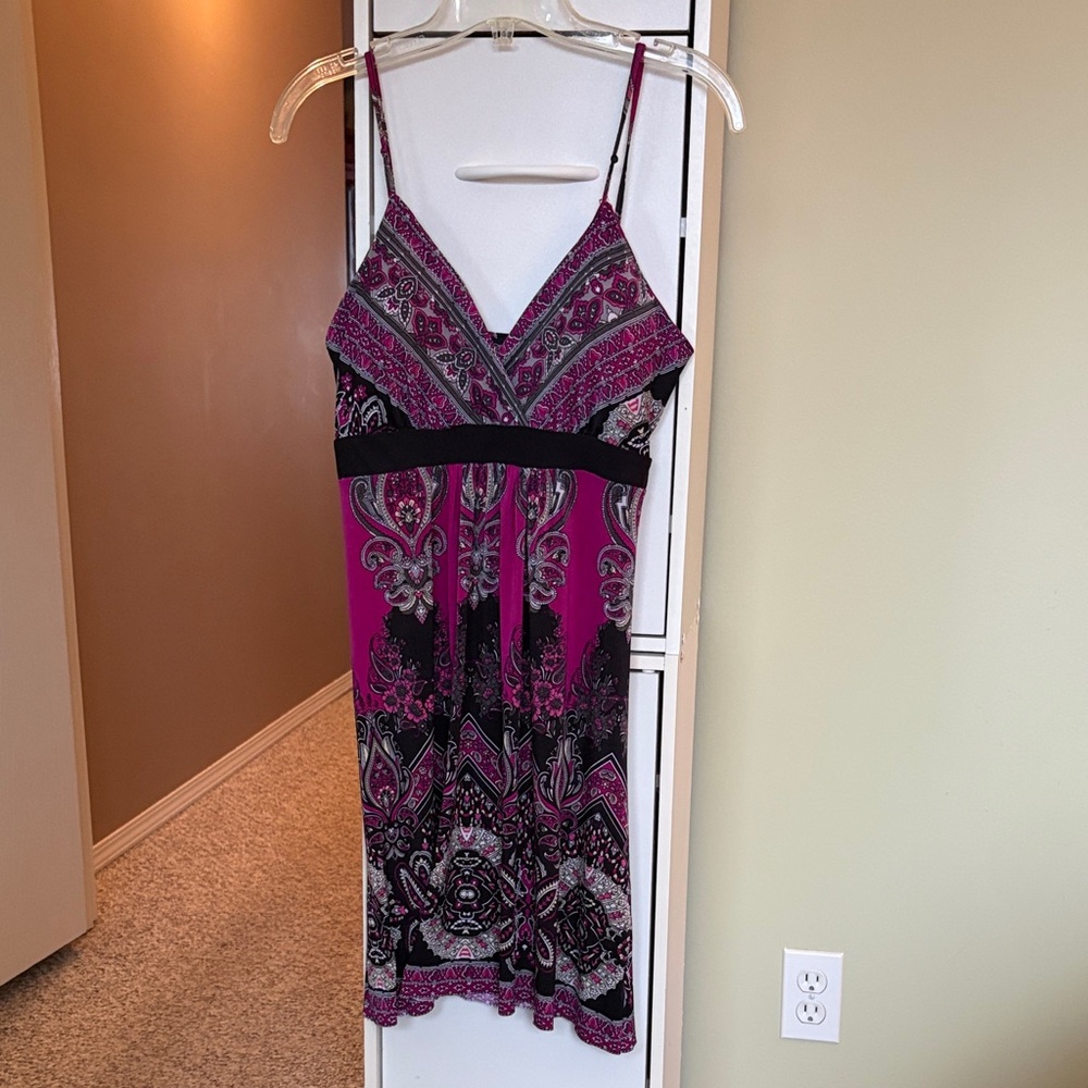 Chic Women's Pink and Black Midi Dress